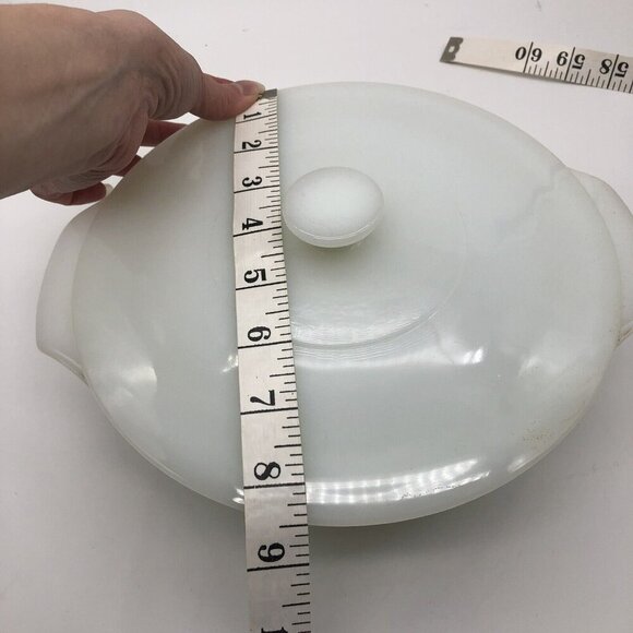 FIRE KING 1 Quart Candle Glow Milk Glass Casserole Dish with Lid Anchor Hocking - Picture 4 of 7